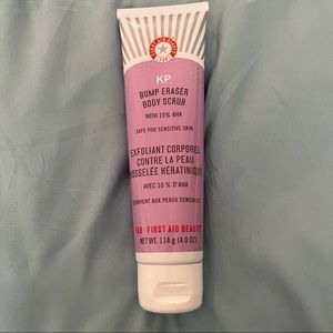 FIRST AID BEAUTY
KP Bump Eraser Body Scrub with 10% AHA